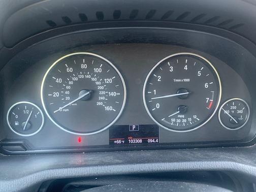 Photo 2 of 10 of 2011 BMW X3 xDrive28i